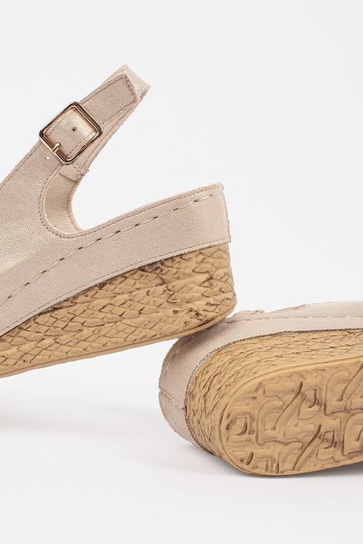 Pieskové dámske sandále na nízkej...