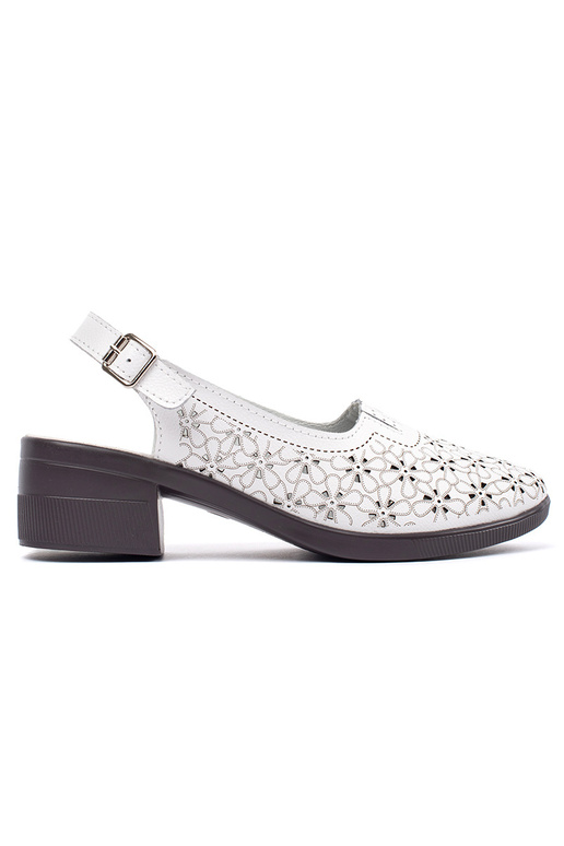 biele sandále s perforovaným dizajnom... biele sandále s perforovaným dizajnom...