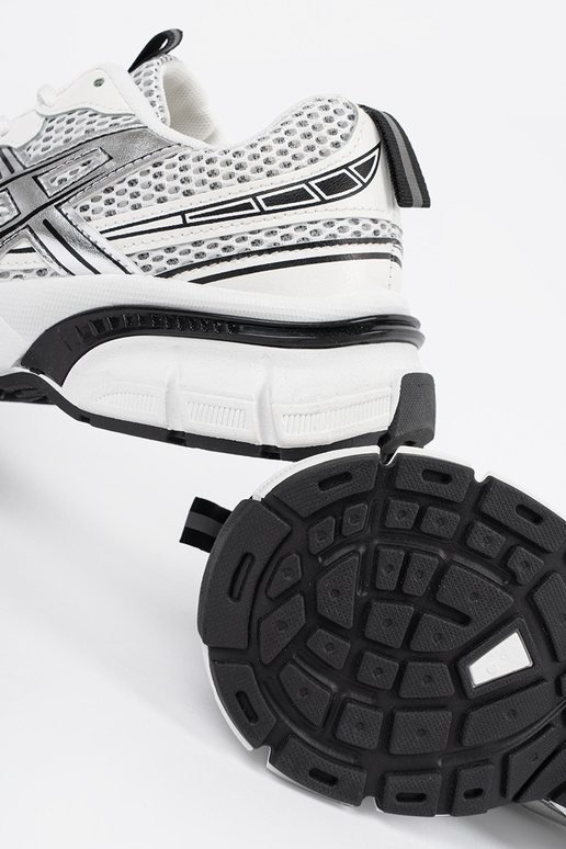 Dámske bielo-čierne športové topánky... Dámske bielo-čierne športové topánky...