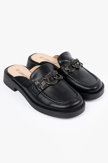 Čierne šľapky z umelej kože... 2