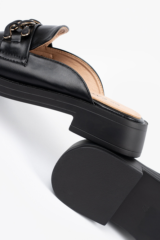 Čierne šľapky z umelej kože na nízkom...