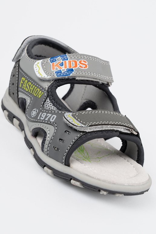 Šedé topánky pre chlapcov