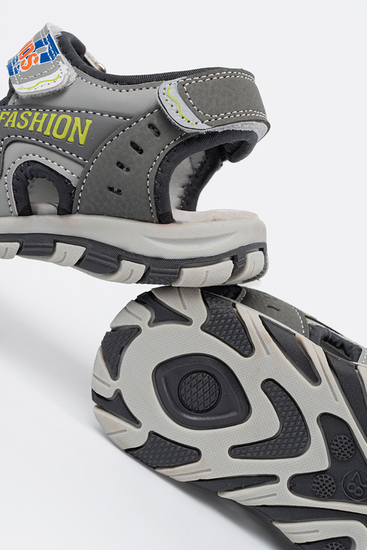 Šedé topánky pre chlapcov