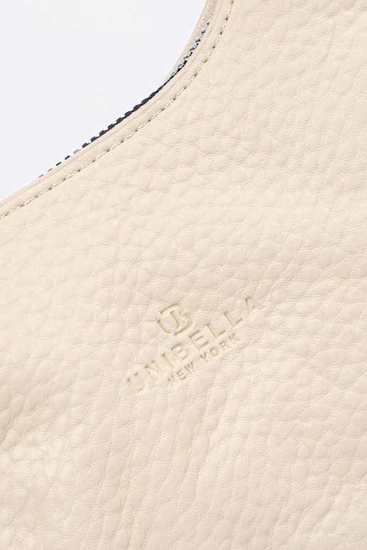 Modrá kabelka s dekoratívnym šálom