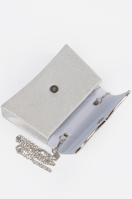 Kabelka v striebornej farbe s retiazkou