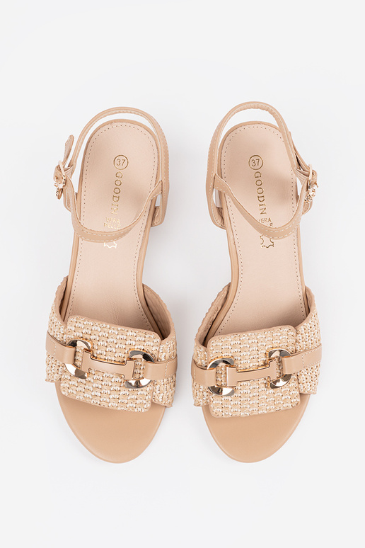 Dámske béžové sandále na stredne...