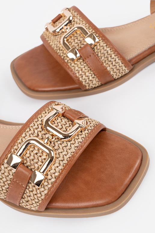 Dámske hnedé sandále s koženou stielkou Dámske hnedé sandále s koženou stielkou