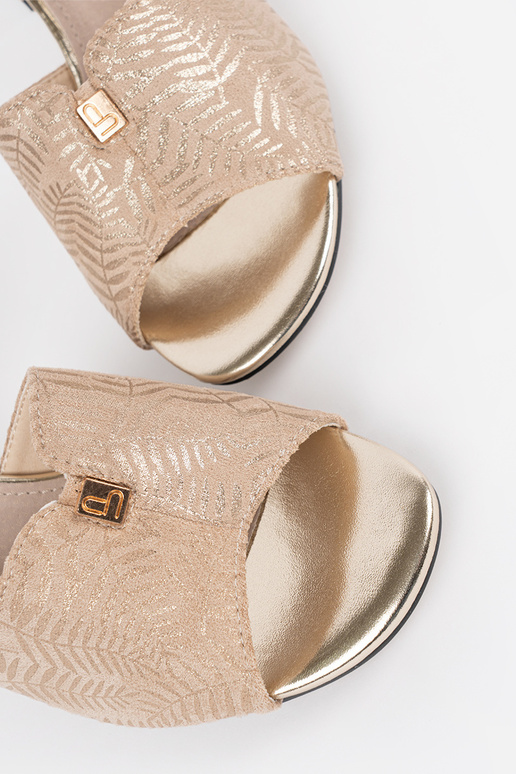 Béžové dámske sandále na vysokom...