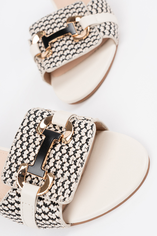 Dámske biele sandále na stredne... Dámske biele sandále na stredne...