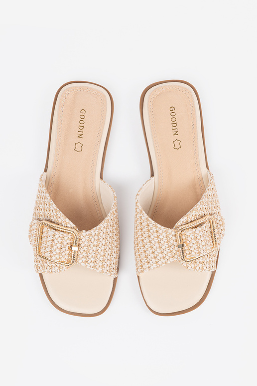 Šľapky pieskovej farby so sponami Šľapky pieskovej farby so sponami