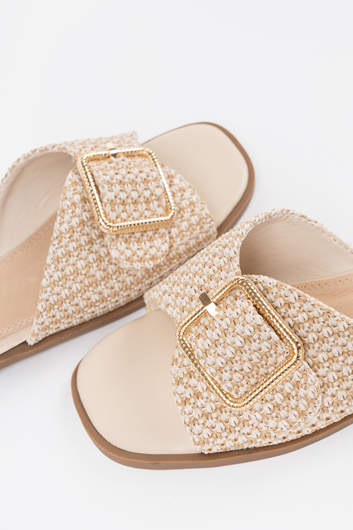 Šľapky pieskovej farby so sponami Šľapky pieskovej farby so sponami