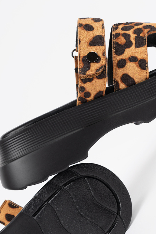 Dámske šľapky s platformou s... Dámske šľapky s platformou s...