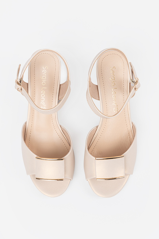 Hnedé dámske sandále na plochom... Hnedé dámske sandále na plochom...