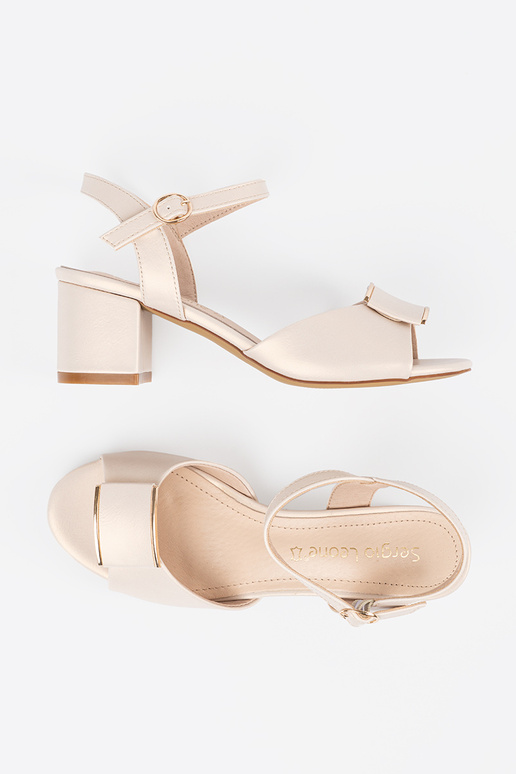 Hnedé dámske sandále na plochom... Hnedé dámske sandále na plochom...