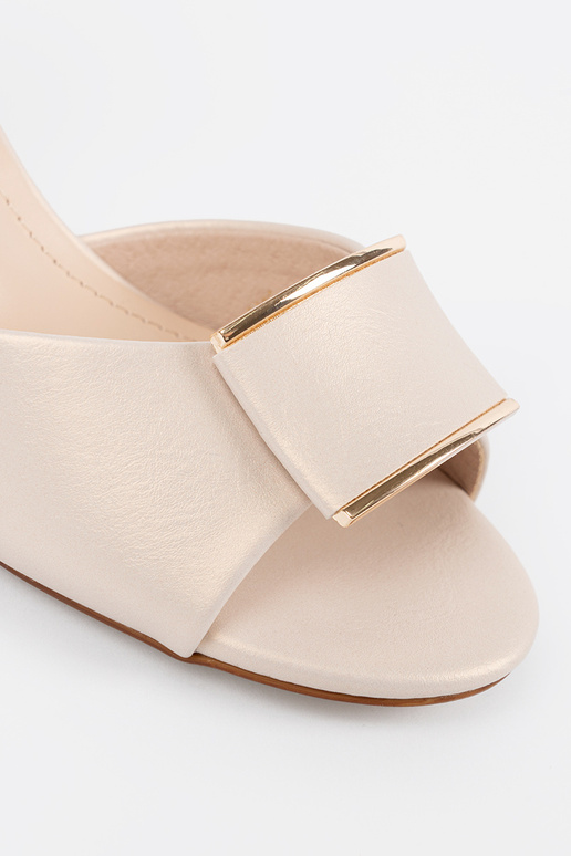 Hnedé dámske sandále na plochom... Hnedé dámske sandále na plochom...