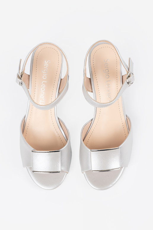 Zlaté dámske sandále na plochom...