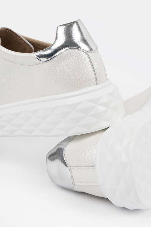 Biele-strieborné kožené športové... Biele-strieborné kožené športové...