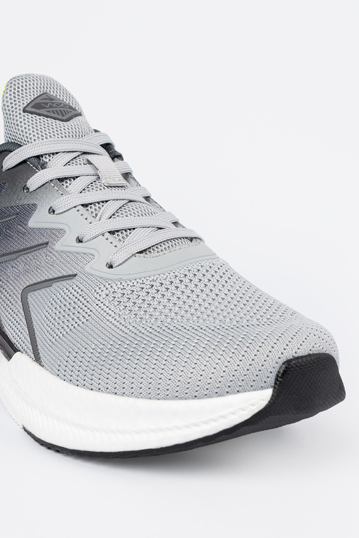 sivá tenisky z zelenám elementem