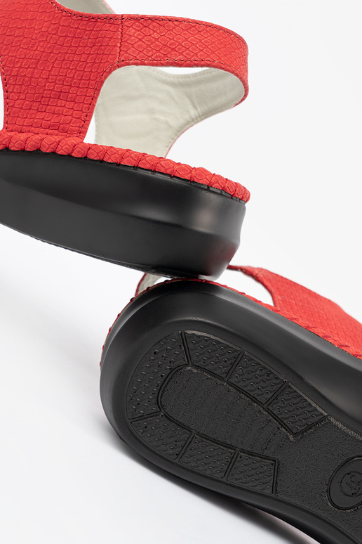 Sandále s koženými vložkami červené