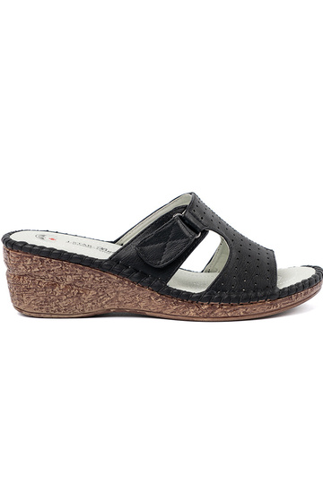 Šľapky na platforme s...