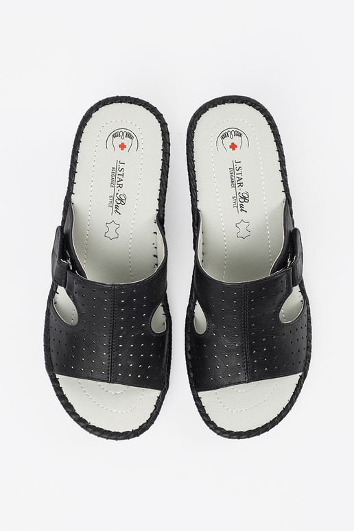 Šľapky na platforme s výrezmi čierne