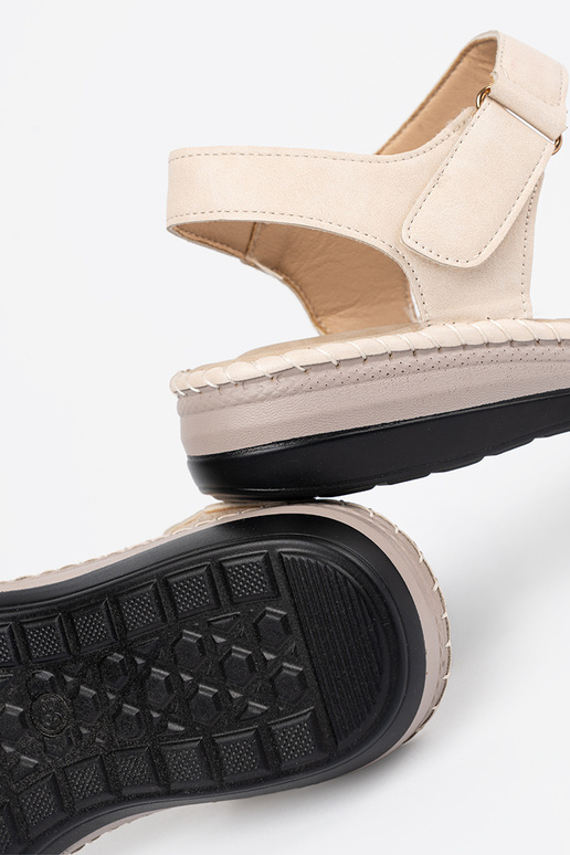 Svetlé dámske sandále slonovinovej farby