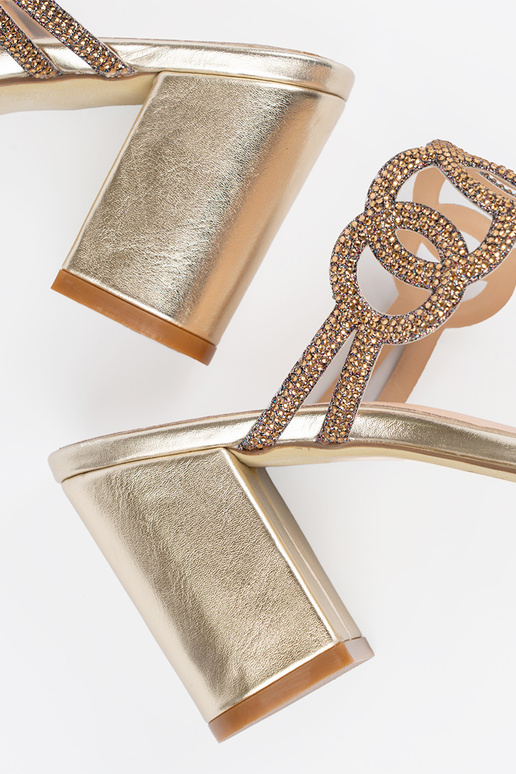 Zlaté šľapky na podpätku, Sergio Leone