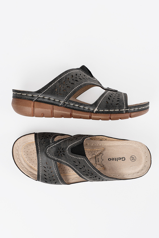 Šľapky na platforme čiernej farby