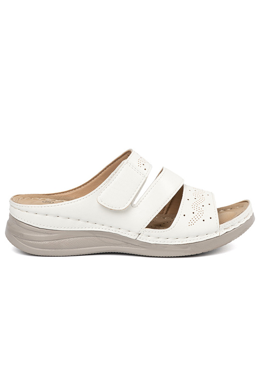 Šľapky na nízkej platforme bielej farby Šľapky na nízkej platforme bielej farby