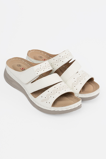 Šľapky na nízkej platforme... 2