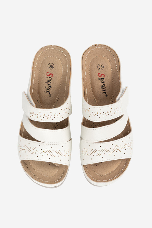 Šľapky na nízkej platforme bielej farby Šľapky na nízkej platforme bielej farby