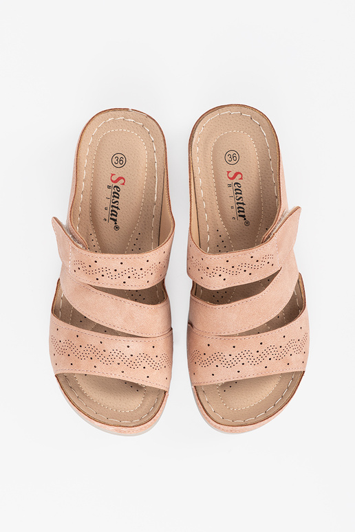 Šľapky na nízkej platforme ružovej farby Šľapky na nízkej platforme ružovej farby