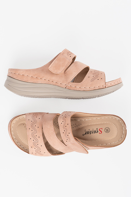 Šľapky na nízkej platforme ružovej farby Šľapky na nízkej platforme ružovej farby