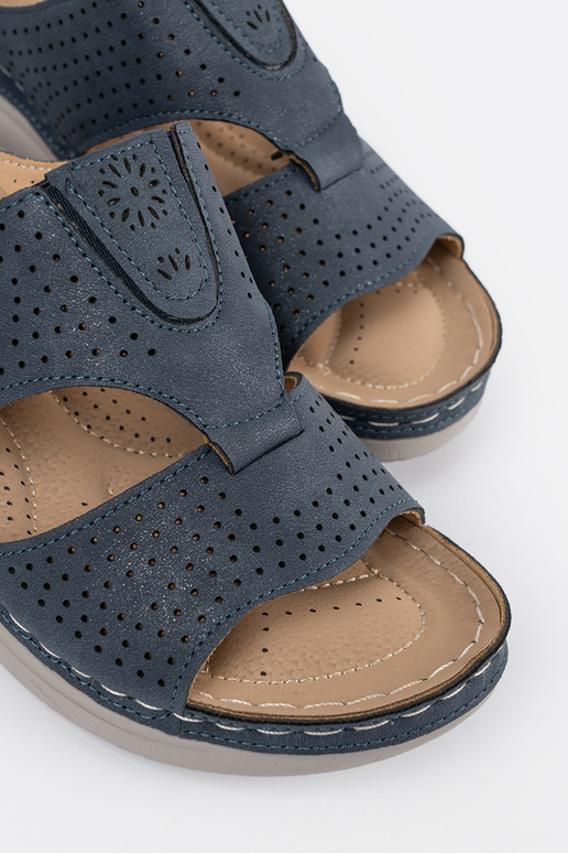 Pohodlné šľapky s výstužou modrej farby Pohodlné šľapky s výstužou modrej farby