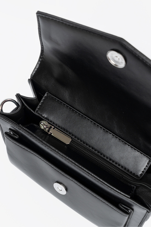 Čierna malá elegantná taška s rúčkou...