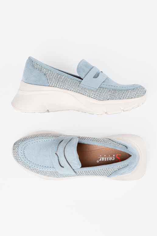 Modrá topánky na hrubej podrážke Modrá topánky na hrubej podrážke