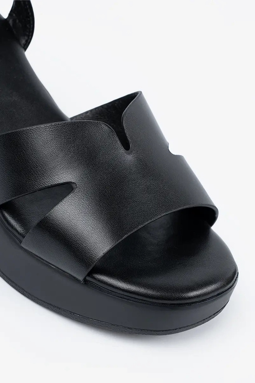 Čierne sandále na podpätku Čierne sandále na podpätku