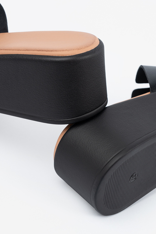 Čierne dámske šľapky s platformou Čierne dámske šľapky s platformou