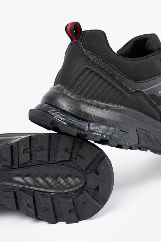 Čierne športové topánky s červenými...