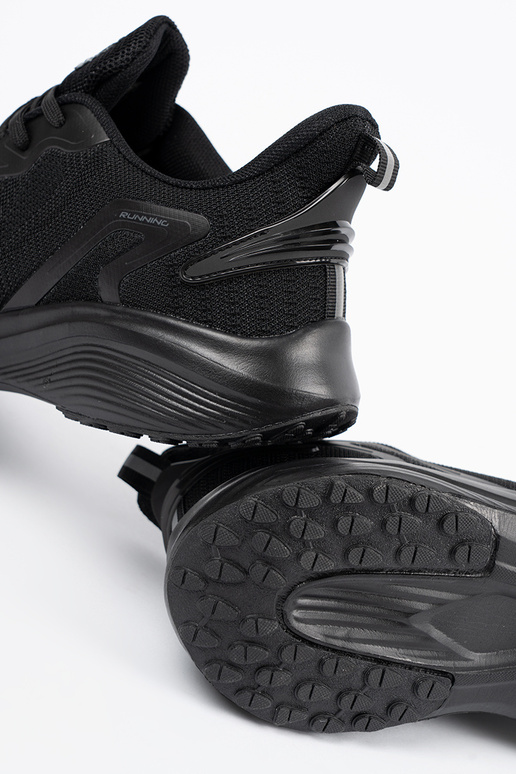 Čierne pánske športové topánky...