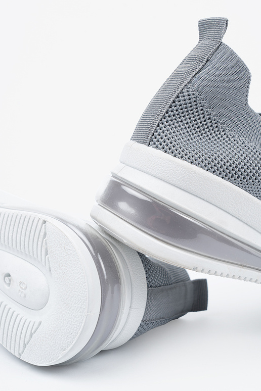 Šedé športové topánky s uzáverom Šedé športové topánky s uzáverom