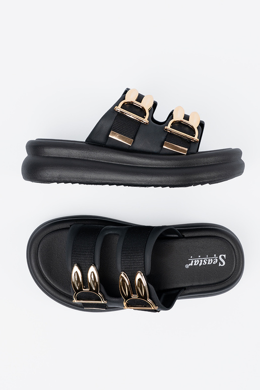 Pantofle s platformou zdobené zlatými... Pantofle s platformou zdobené zlatými...