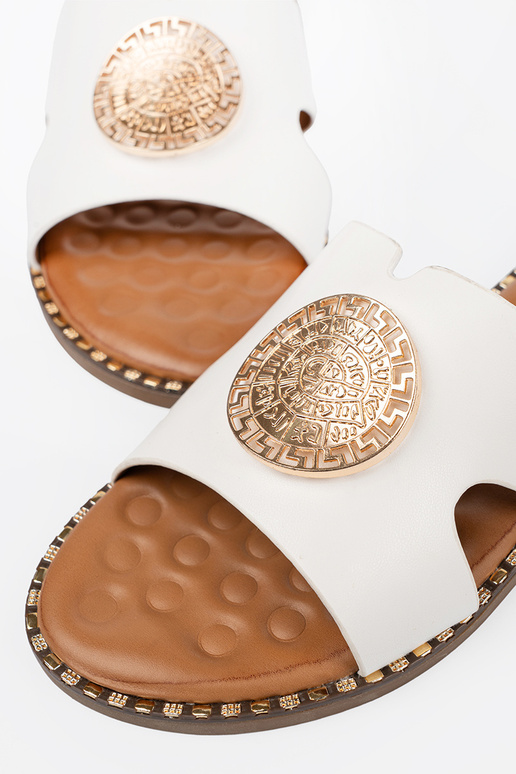 Papuče biela farba so zlatým zdobením Papuče biela farba so zlatým zdobením