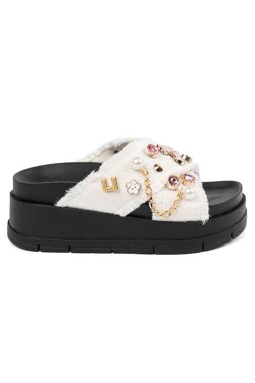 biela farba papuče s čiernou...