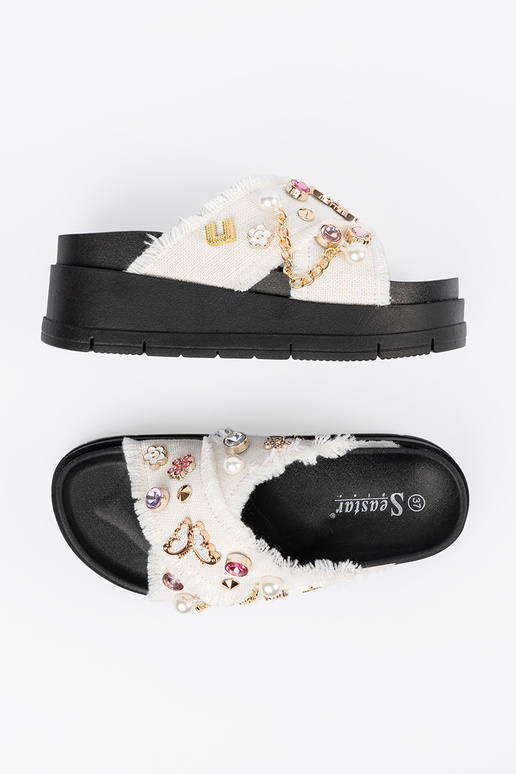 biela farba papuče s čiernou...