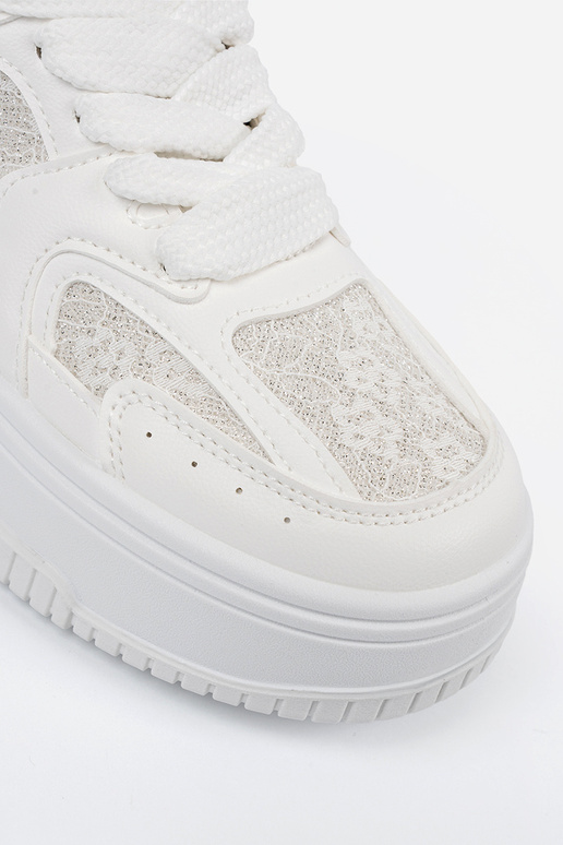 Biele dámske športové topánky s šnúrkami Biele dámske športové topánky s šnúrkami