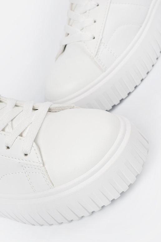 Biele športové topánky