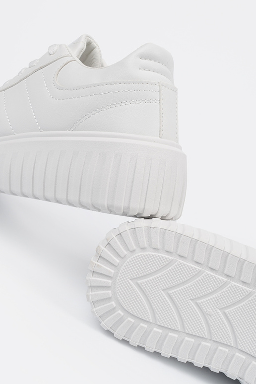 Biele športové topánky