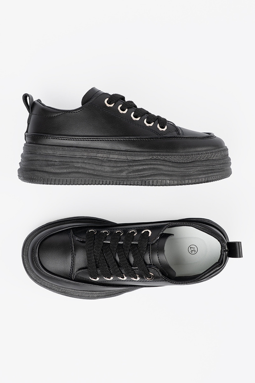 Čierne voľnočasové topánky s platformou