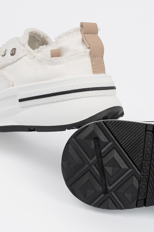 Biele dámske topánky s platformou